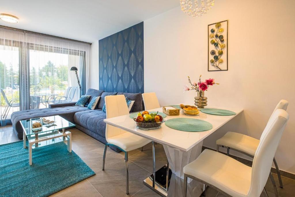 Fuered Luxury Apartman With Private Pool バラトンフレド エクステリア 写真