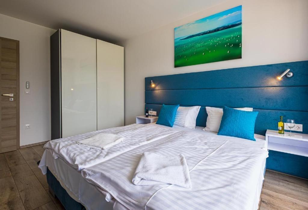 Fuered Luxury Apartman With Private Pool バラトンフレド エクステリア 写真